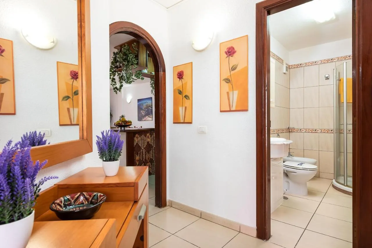 Great 'San Marino' Terrace And Pool Apartment Los Cristianos  0*, Los Cristianos (Tenerife) Spain